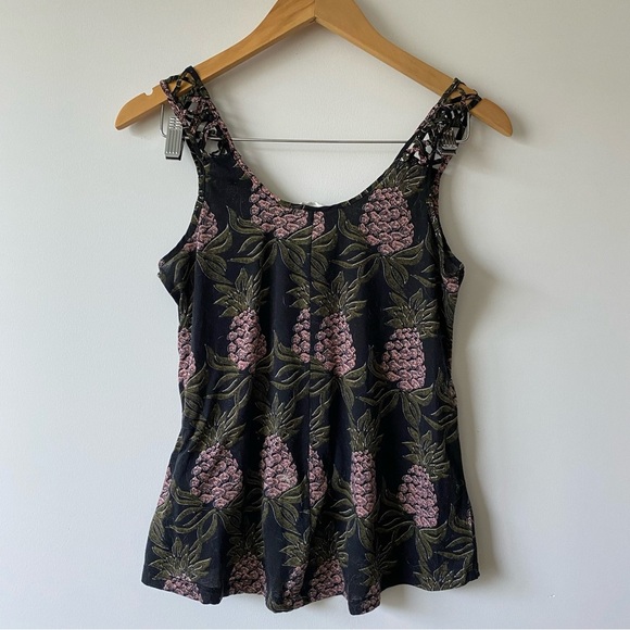 H&M Cut Out Sleeves Scoop Neck Pineapple Tank - Picture 2 of 7